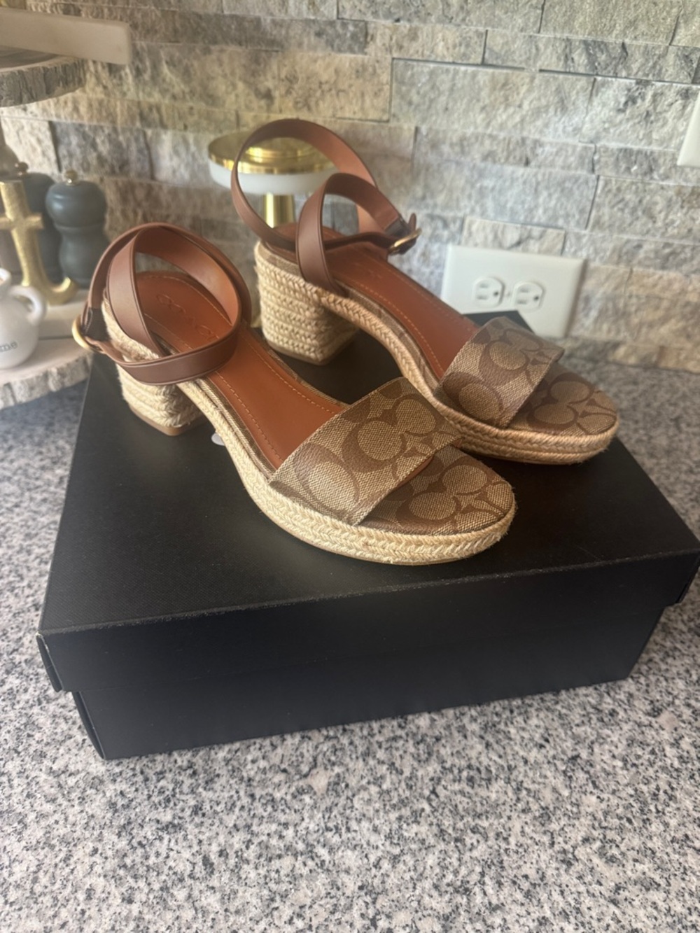 Coach Piper Sig Tan Signature Canvas Espadrille Sandals - Size 7.5 - NWT
